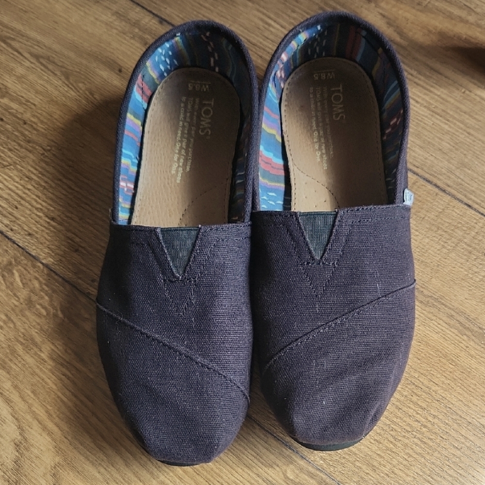 Tom's Canvas Slip-on's